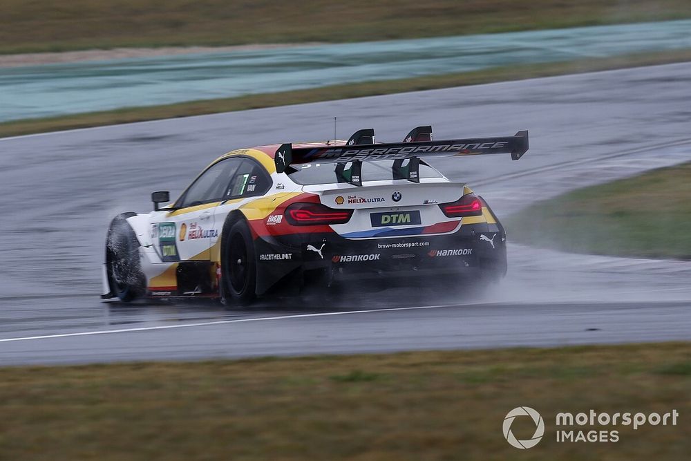 DTM: Van Der Linde mago della pioggia in Gara 2 ad Assen