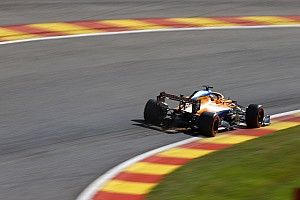 Renault no se explica el problema de motor de Sainz; McLaren lo da por muerto