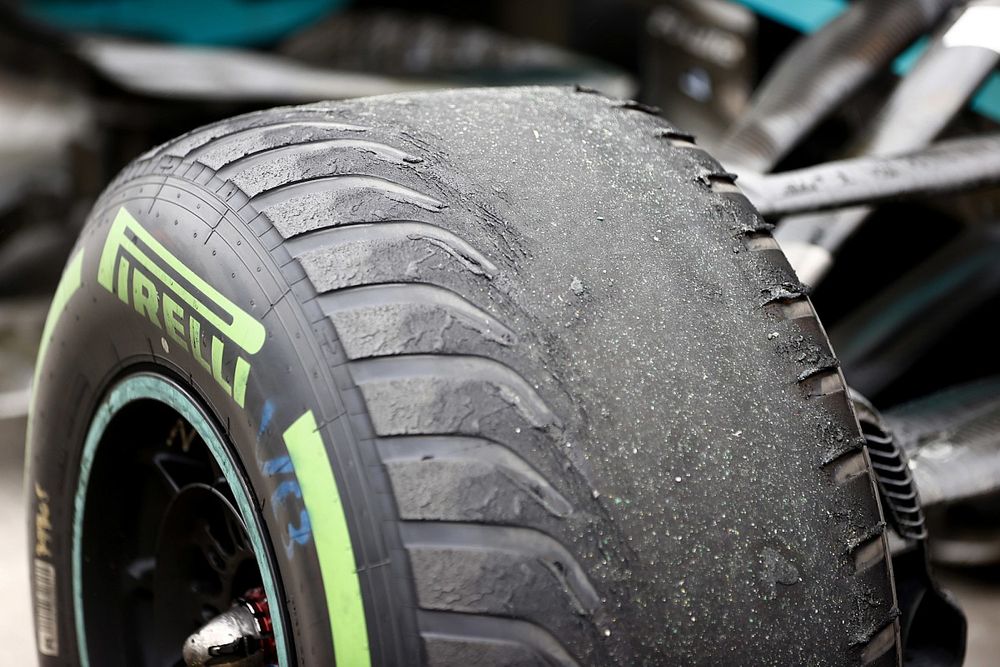Pirelli: Мы сказали командам не ехать до финиша