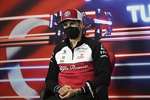 F1: Giovinazzi admite pressão por não ter assinado com Alfa Romeo para 2022