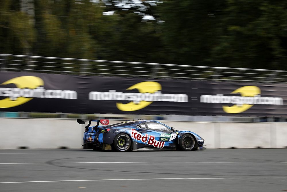 DTM-finálé: Lawsoné a pole-pozíció a bajnoki riválisa, Kelvin van der Linde előtt