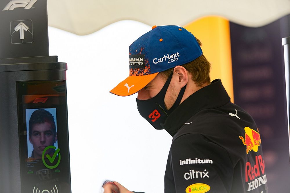 Döntöttek a versenybírók Verstappen ügyében