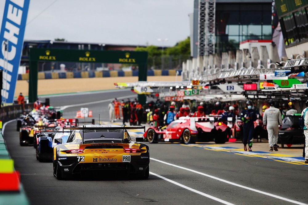 #72 Hub Auto Racing Porsche 911 RSR - 19 LMGTE Pro, Dries Vanthoor, Alvaro Parente, Maxime Martin 