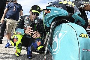 Rossi: "Una gara di Moto3 di 5 giri è una roulette russa!"