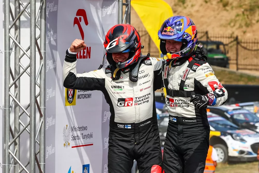 Les vainqueurs Kalle Rovanper&auml;, Jonne Halttunen, Toyota Gazoo Racing WRT Toyota GR Yaris Rally1