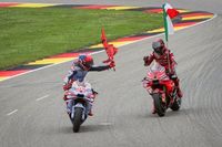 Dram&aacute;tica ca&iacute;da de Mart&iacute;n le cede la victoria a Bagnaia en Sachsenring