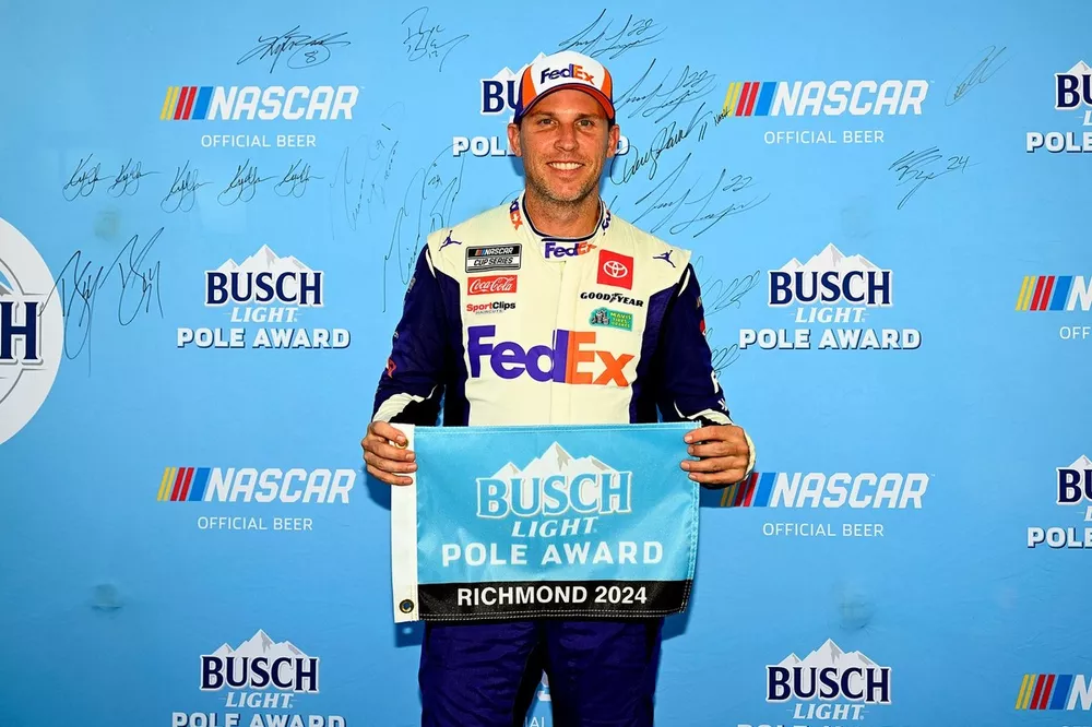 Denny Hamlin, Joe Gibbs Racing, FedEx Rewards Toyota Camry