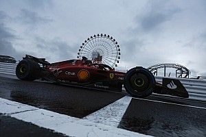 Alonso kezdett az élen az esős japán FP1-en
