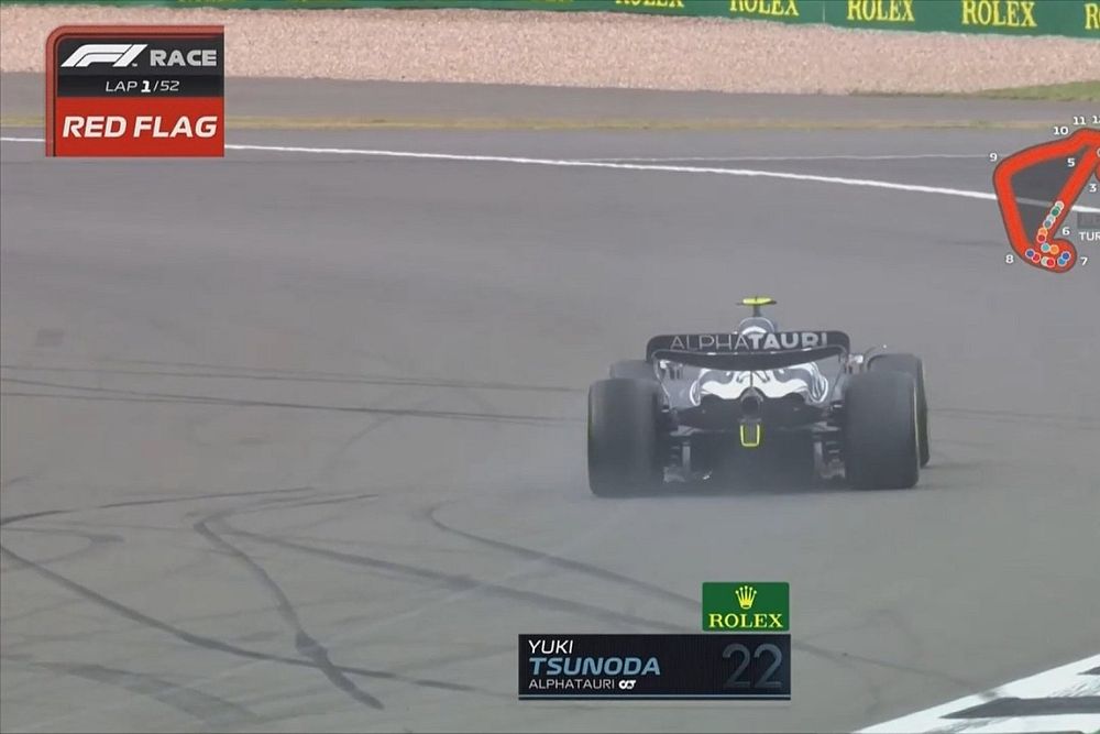 Britanya GP büyük kaza sonrası kırmızı bayrakla durduruldu!