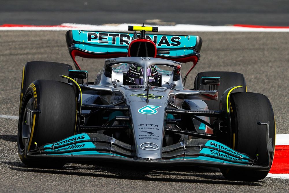 Ce que le règlement dit des pontons de la Mercedes W13