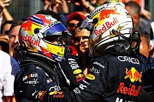 Horner blij met Perez en Verstappen: "Twee alfa-mannetjes kan destructief werken"