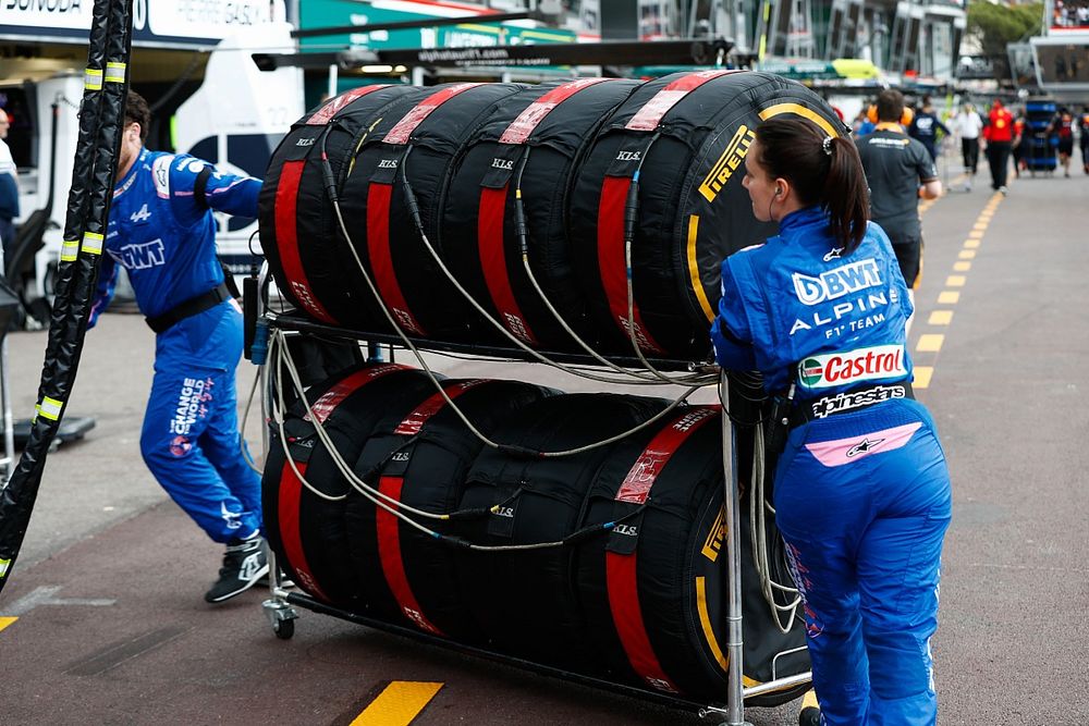 A Pirelli szerint ha eltűnnek az elektromos gumitakarók, teljesen új gumikat kell gyártaniuk