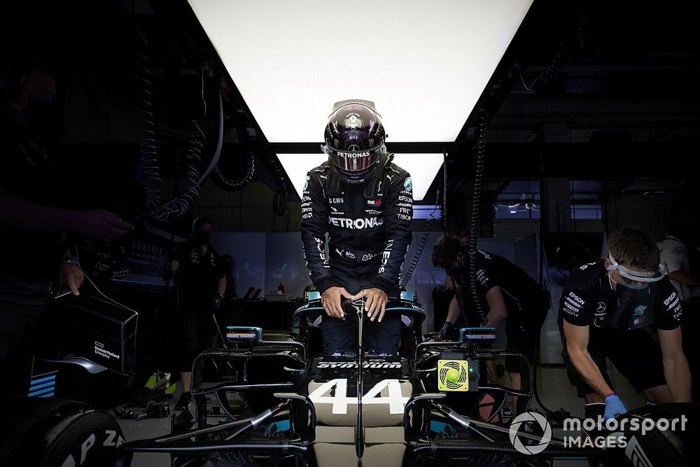 Hamilton: "Ogni anno siamo sempre il team migliore"