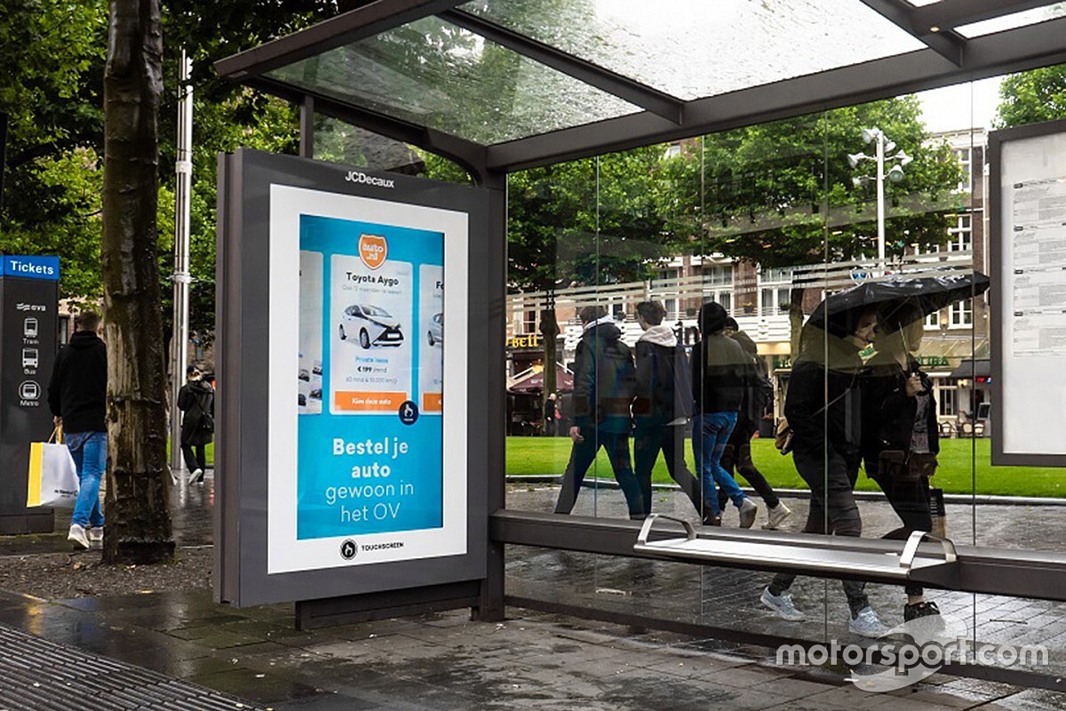 Promoted: Auto.nl opent ‘tijdelijke vestiging' voor OV-mijders in bushokje