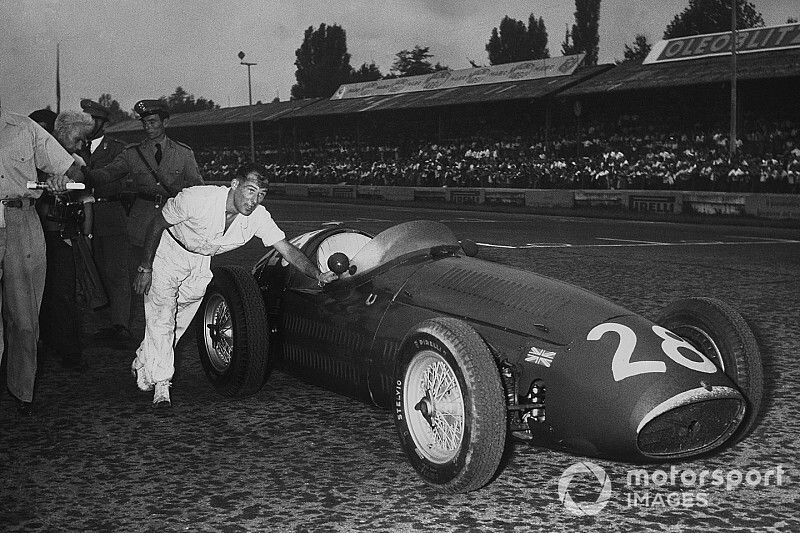 Amikor egy F1-es legenda vezet egy legendás versenygépet: videó