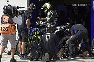 MotoGP'de büyük kaza, Rossi ölümden döndü!
