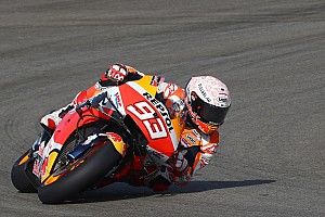 Márquez lidera un apretadísimo primer ensayo en Jerez
