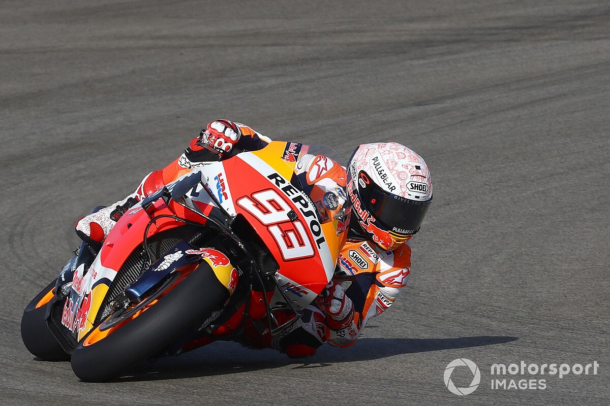 Márquez lidera un apretadísimo primer ensayo en Jerez