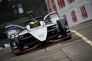 Rowland manda en la primera práctica en Hong Kong