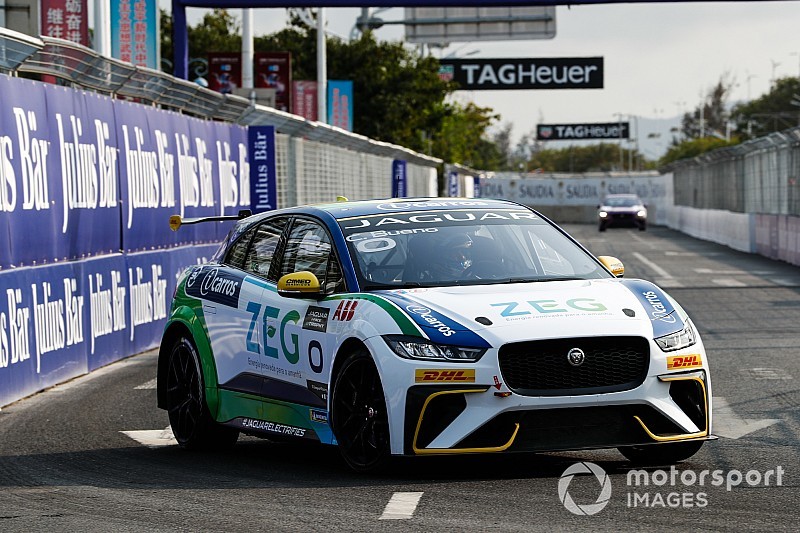 Cacá Bueno brilha e vence prova do Jaguar I-Pace eTrophy na China