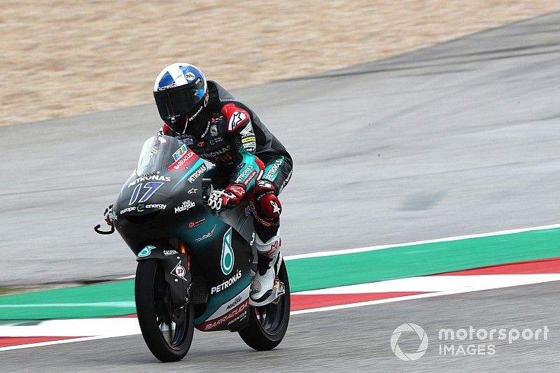 Moto3, Jerez, Libere 1: McPhee davanti a Canet, stupisce Rossi terzo