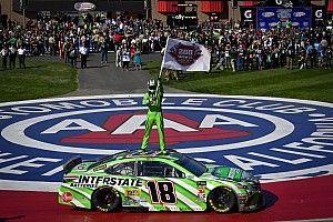 Kyle Busch supera punição e vence pela 200ª vez na NASCAR