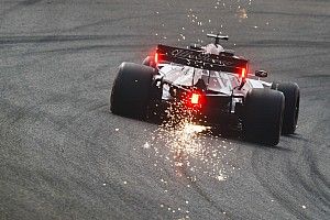 Räikkönen pénteki napja Kínából, képekben: száguldás az Alfával