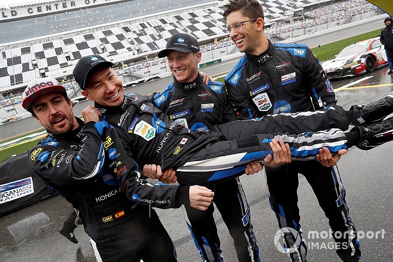 アロンソ&可夢偉参加のキャデラック10号車デイトナ制覇。悪天候で赤旗終了