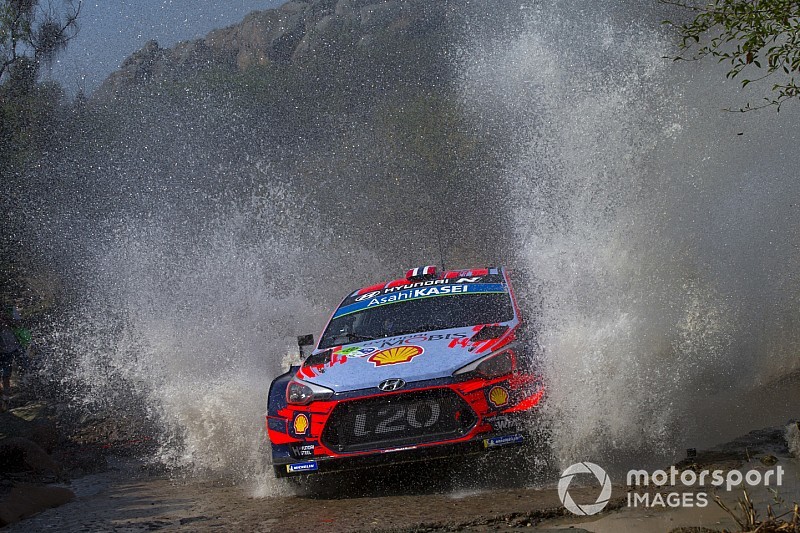 Rally de México: Mikkelsen manda en la mañana del viernes
