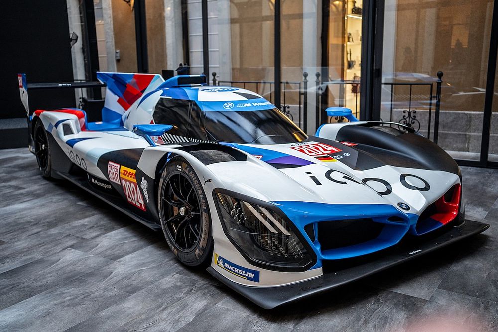 La presentazione della BMW M Hybrid V8 