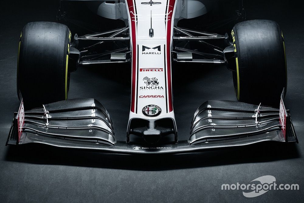 Alfa Romeo, 2021 F1 aracını ilk kez çalıştırdı
