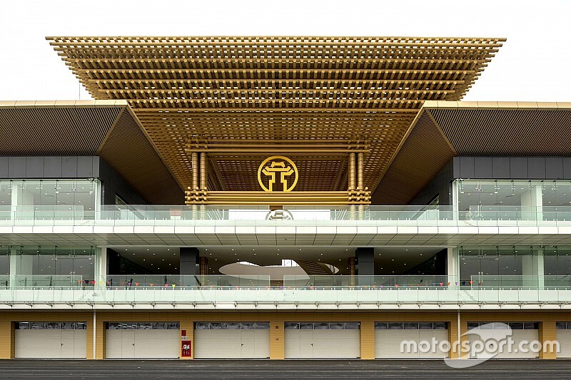 “伝統的”なデザインに。F1ベトナムGP、竣工したピットビルを公開