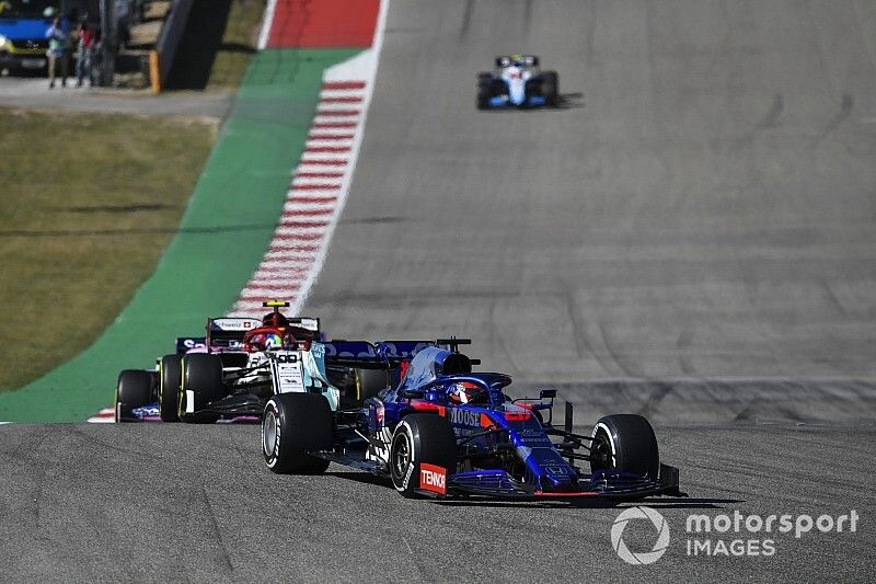 Daniil Kvyat, Toro Rosso STR14, devant Antonio Giovinazzi, Alfa Romeo Racing C38, et Lance Stroll, Racing Point RP19