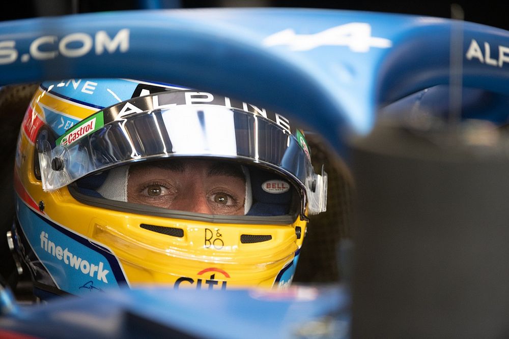 Alonso: "2022'de iyi bir araç yapmak tamamen Alpine'in elinde"
