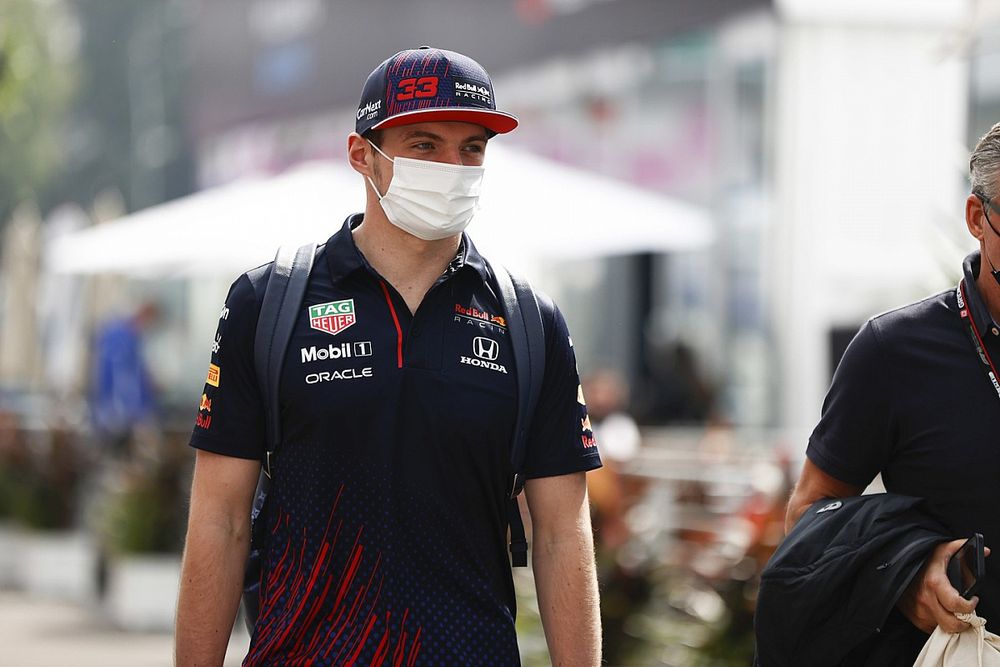 Verstappen: "Kağıt üstünde favori olmamız bir şey ifade etmiyor"