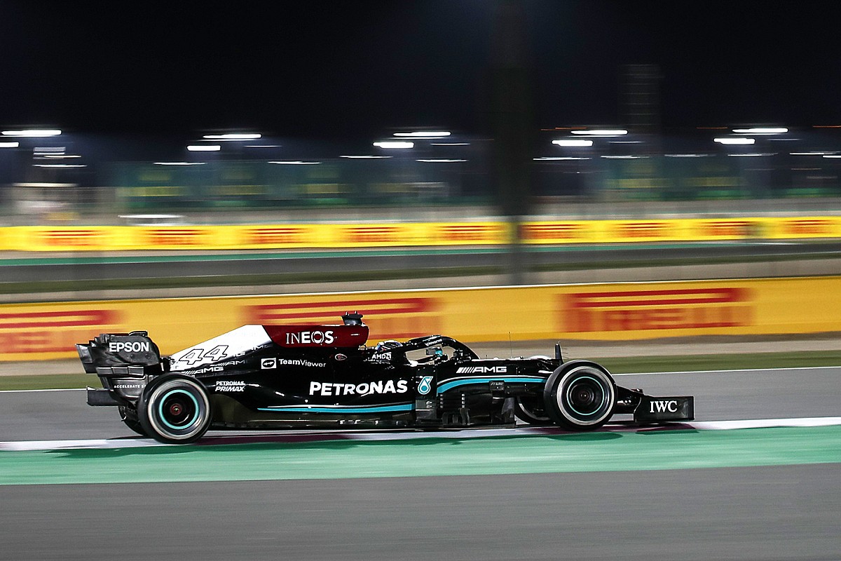 F1 Qatar GP: Hamilton dominates ahead of Verstappen