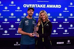 Schumacher szerint Vettelt kéne leigazolna a Mercedesnek Hamilton váratlan visszavonulása esetén