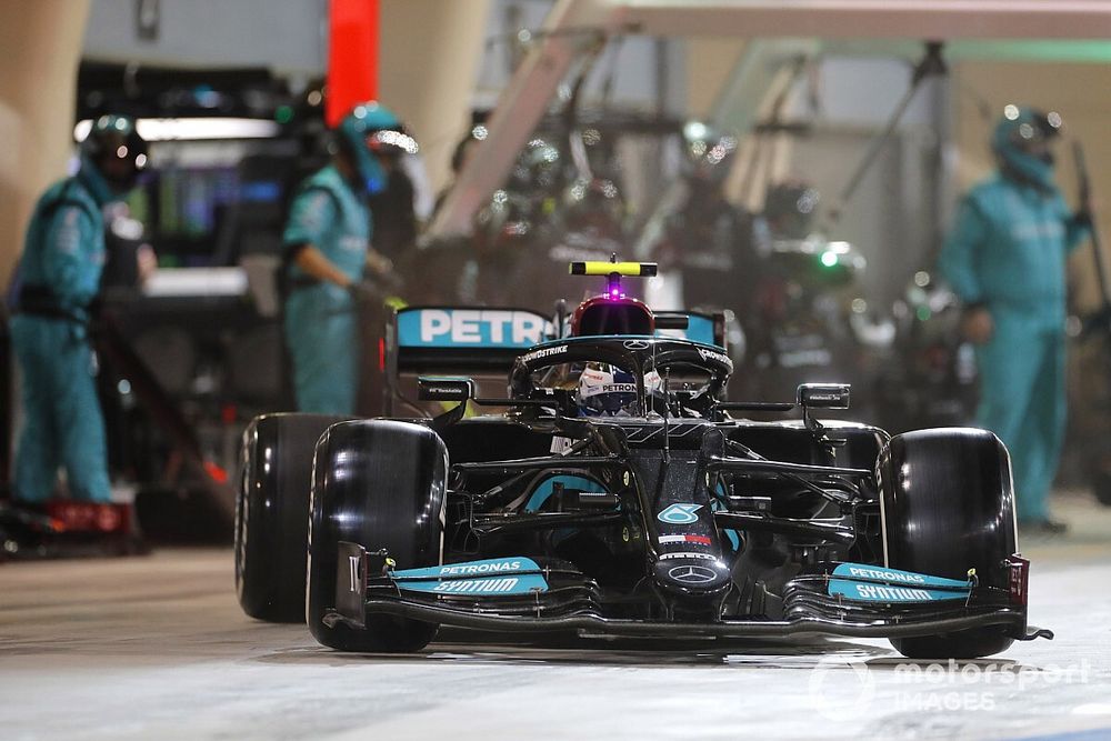Wolff: Mercedes staat voor een 'lastige beslissing'
