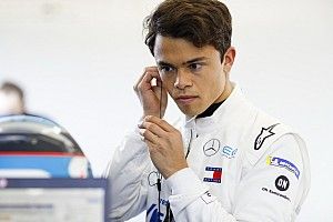 De Vries maakt F1-debuut met Mercedes in Abu Dhabi-test