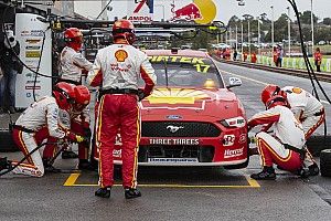 Supercars teams begin to cross border