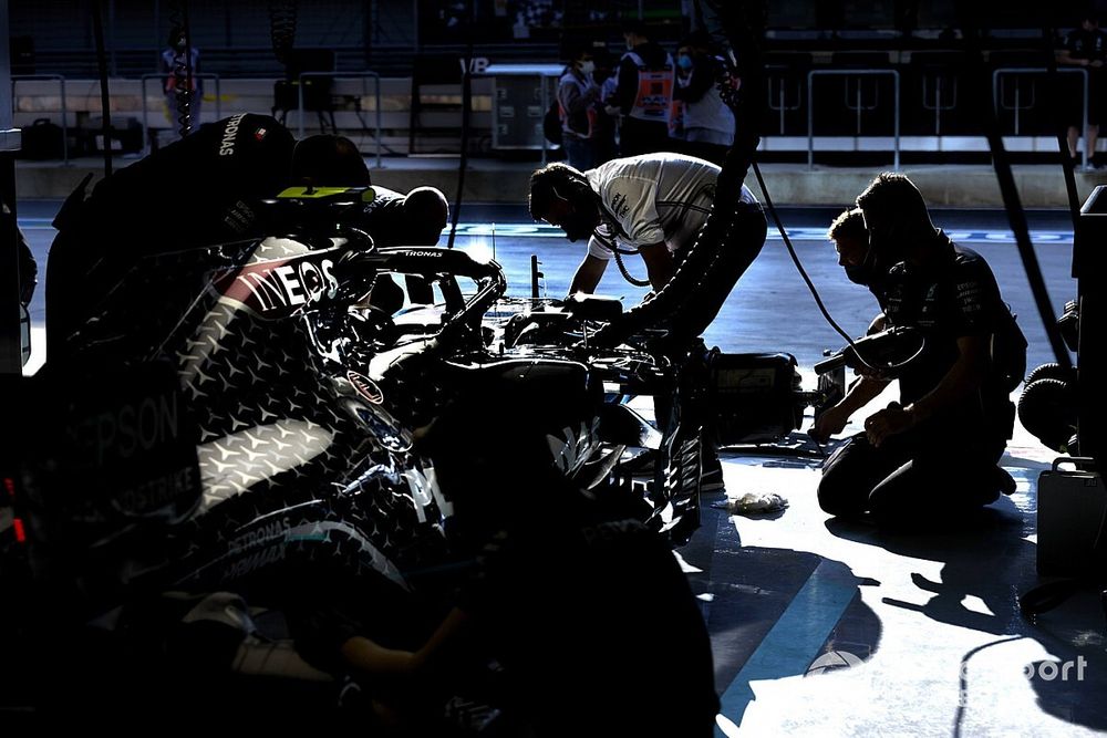 Mercedes rivela: ci sono "problemi" sulle power unit