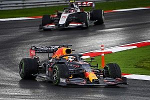 Verstappen ontloopt straf: Geen bewijs voor overschrijden witte lijn