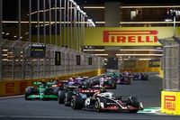 Mniejsi muszą kombinować