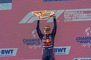 Verstappen 50 dobogónál jár az F1-ben – vajon melyik lehet a kedvence? (videó)
