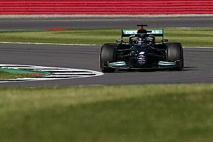 Hamilton was zonder rode vlag uitgevallen na botsing met Verstappen