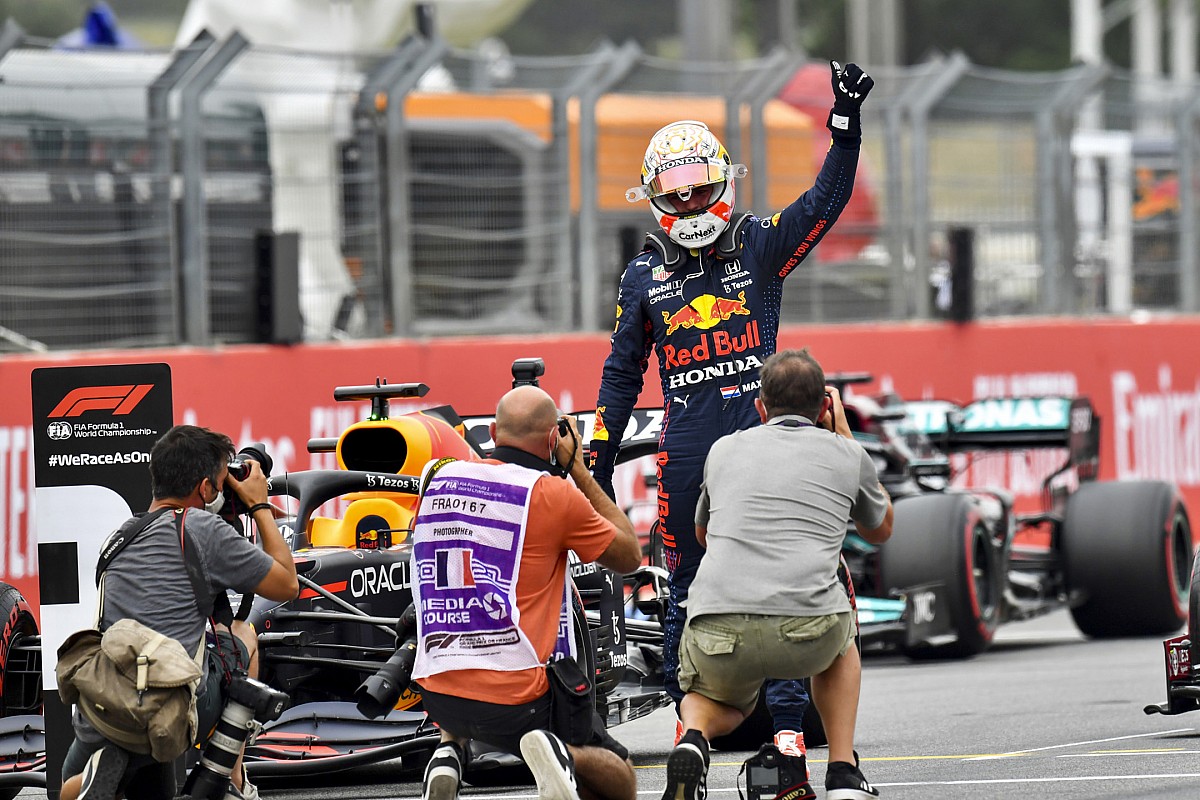 熾烈なF1タイトル争い、レッドブル・ホンダが先行か? ハミルトン「彼らの方が少し前に出たかも」