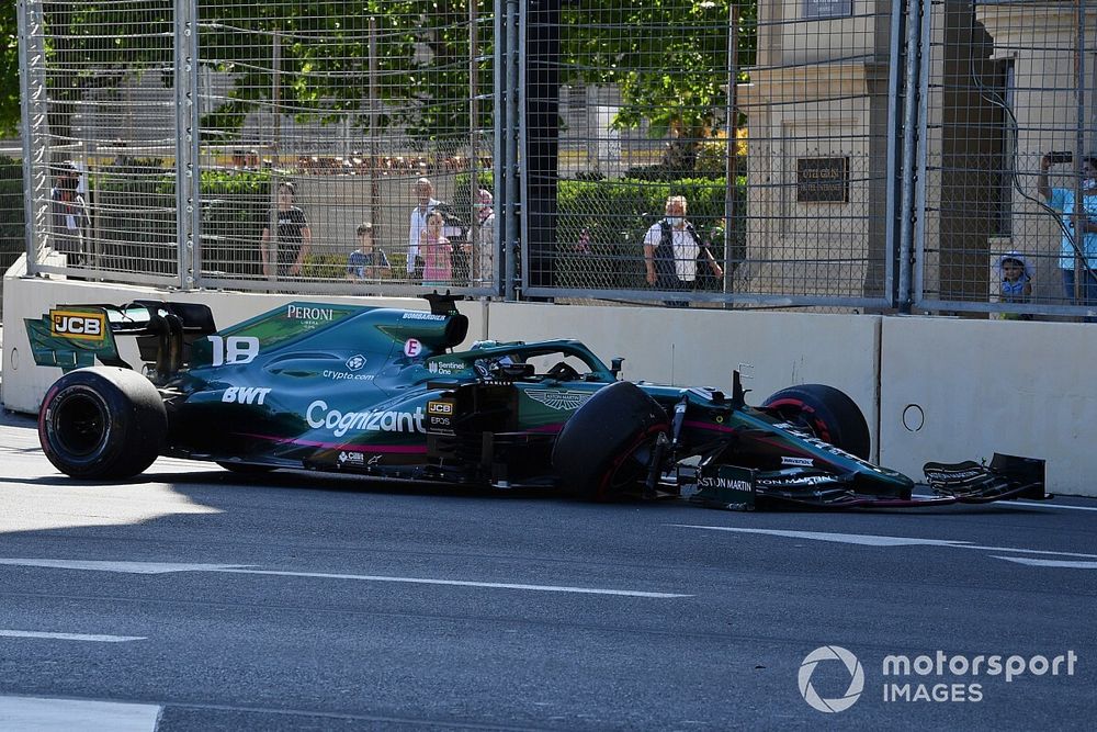 Lance Stroll, Aston Martin AMR21, crashes out of Qualifying