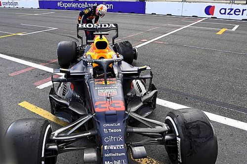 Pirelli возложила на команды вину за взрывы шин в Баку