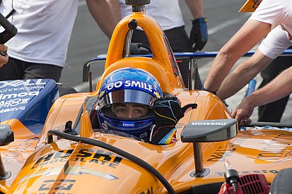 Alonso sufre un pinchazo en la clasificación para la Indy 500