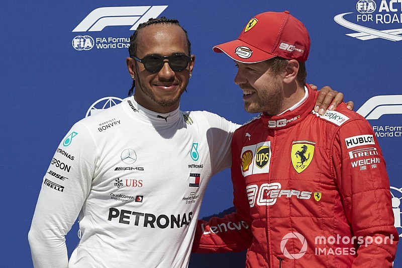 Óriási jelenet: Vettel szerint Hamilton jóképű (videó)